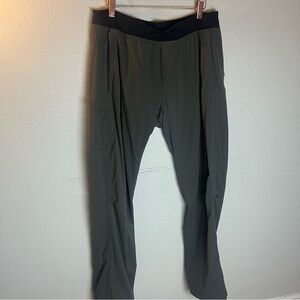 Lululemon studio right round track pants in grey